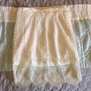 Lacy overlay loose pencil skirt